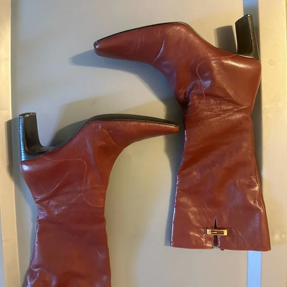 Enzo Angiolini Burgundy Heeled Boots - Picture 3 of 3